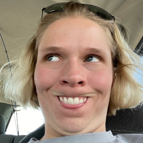 Meet your Posher, Emily - Picture 1 of 1